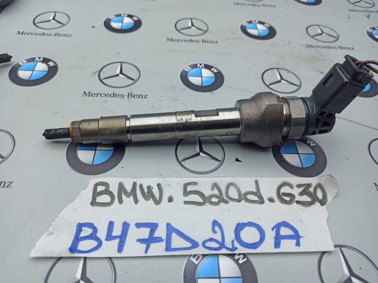 форсунка BMW 5 серия G30/G31 2017, 2.0 л., B47 D20 A, дизель, 8514148 - фото №1