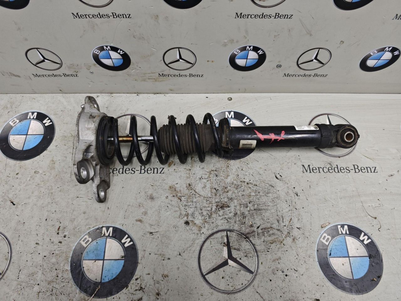 амортизатор задний BMW i3 L01 2015, 6852231 - фото №1