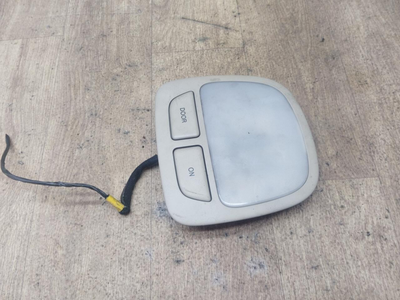 фонарь салона (плафон) Hyundai Santa Fe 2 поколение (CM) 2005, 2.2 л., дизель, АКПП, внедорожник 5 дв. - фото №1