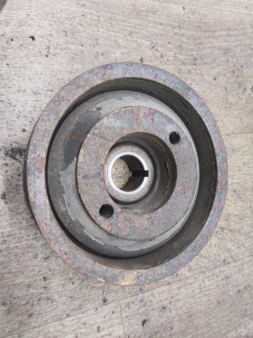 шкив коленвала Toyota Carina E 1 поколение T190 1995, 1.8 л., 7A-FE, бензин, МКПП, универсал, передний привод - фото №1
