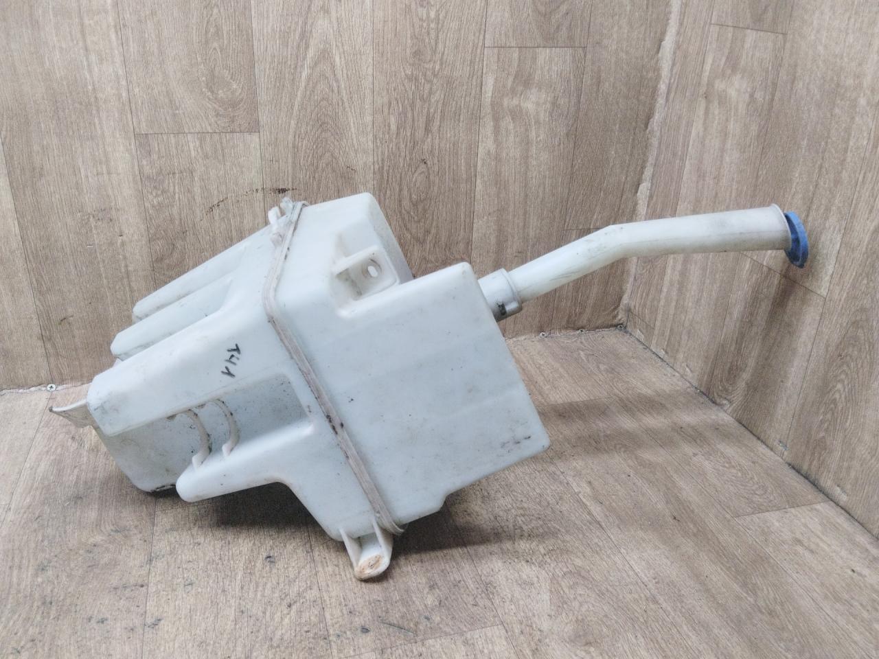 бачок омывателя Toyota Corolla Verso 2 поколение AR10 2007, 2.2 л., дизель, МКПП, передний привод - фото №1