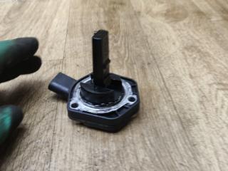 датчик уровня масла Volkswagen Touran 1 поколение 2004, 2.0 л., BMM, дизель, МКПП, минивэн, 1J0907660C