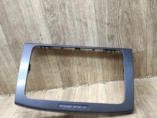 рамка под магнитолу Volkswagen Passat B6 2008, 2.0 л., дизель, МКПП, универсал, 3C0858069M