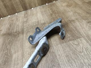 петля капота правая Lada Vesta 1 поколение 2019, 1.6 л., бензин, МКПП, седан, 8450008286