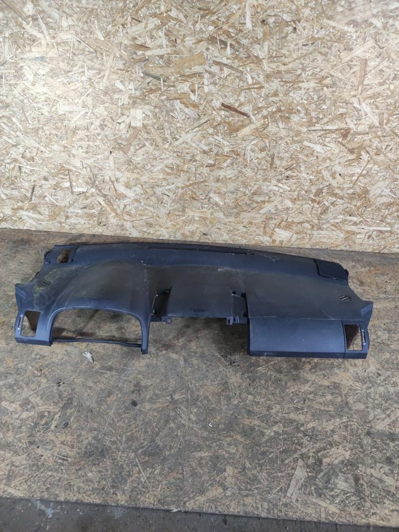 панель передняя салона (торпедо) Toyota Corolla Verso 2 поколение AR10 2007, 2.2 л., дизель, МКПП, передний привод - фото №1