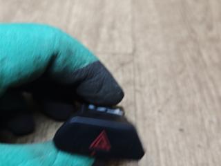 кнопка аварийной сигнализации Lada Vesta 1 поколение 2017, 1.6 л., бензин, МКПП, седан, 8450006940