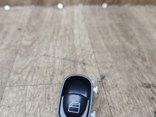 кнопка стеклоподъемника двери задней левой Mercedes-Benz C-Класс W203/S203/CL203 2003, 2.2 л., дизель, АКПП, универсал, A2038200210