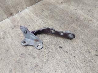 петля капота правая Toyota Carina E 1 поколение T190 1995, 1.8 л., 7A-FE, бензин, МКПП, седан