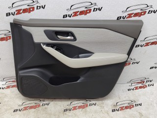 обшивка двери передняя правая Nissan Rogue T33 2022, 2.5 л., бензин, АКПП, белый, передний привод