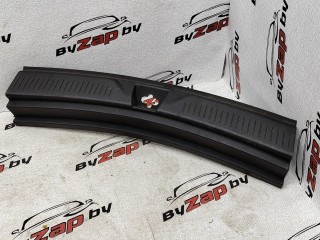 накладка внутренняя на заднюю панель кузова Buick Encore GX 1 поколение 2022, 1.3 л., бензин, АКПП, красный, внедорожник 5 дв., полный привод, 42484906