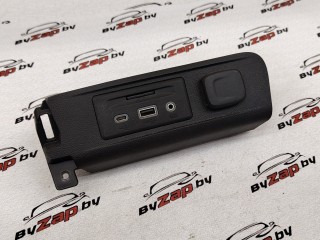 разъем AUX / USB Buick Encore GX 1 поколение 2022, 1.3 л., бензин, АКПП, красный, внедорожник 5 дв., полный привод, 13529861
