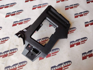 пластик Mitsubishi Outlander 4 поколение 2023, 2.5 л., бензин, АКПП, красный, внедорожник 5 дв., передний привод