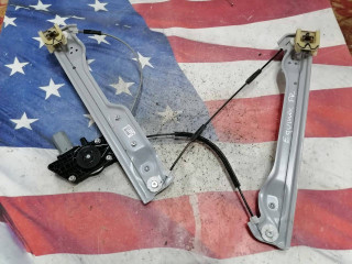 стеклоподъемник передний правый Chevrolet Equinox 3 поколение 2018, 1.5 л., бензин, АКПП, внедорожник 5 дв.