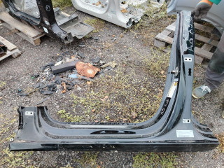 порог левый Audi A3 8Y 2023, 2.0 л., TFSI, бензин, АКПП, черный, седан, передний привод