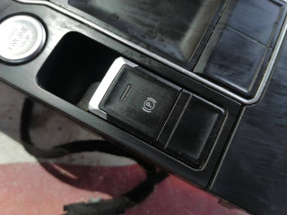 кнопка ручного тормоза (ручника) Volkswagen Atlas 1 поколение 2018, 2.0 л., бензин, АКПП, внедорожник 5 дв.