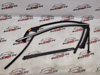 молдинг двери передней левой Lincoln Aviator 2 поколение 2020, 3.0 л., бензин, АКПП, белый, внедорожник 5 дв., полный привод