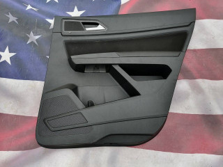 обшивка двери задняя правая Volkswagen Atlas 1 поколение 2018, 3.6 л., бензин, АКПП, белый, внедорожник 5 дв., передний привод