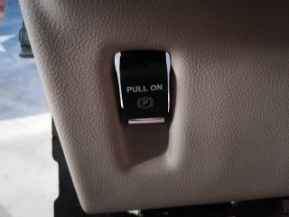 кнопка ручного тормоза (ручника) Lincoln Nautilus 1 поколение 2018, 2.7 л., бензин, АКПП, белый, внедорожник 5 дв., передний привод, правый руль