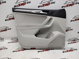 обшивка двери передняя левая Volkswagen Tiguan Allspace 1 поколение [рестайлинг] 2023, 2.0 л., бензин, АКПП, синий, внедорожник 5 дв., полный привод