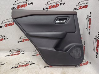 обшивка двери задняя левая Nissan Rogue T33 2022, 1.5 л., бензин, АКПП, черный, внедорожник 5 дв., передний привод