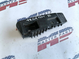 Крепление бампера заднего Tesla Model 3 1 поколение [рестайлинг] Highland 2023, электро, АКПП, серый, седан, задний привод, 1083992