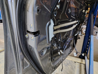 замок двери передней левой Infiniti QX50 P71A J55 2019, 2.0 л., бензин, АКПП, серый, внедорожник 5 дв., полный привод