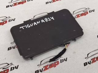 Беспроводное зарядное устройство Volkswagen Tiguan Allspace 1 поколение [рестайлинг] 2023, 2.0 л., бензин, АКПП, синий, внедорожник 5 дв., полный привод, 5NA980611A