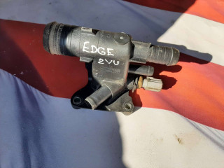 фланец (тройник) системы охлаждения Ford Edge 2 поколение CD539 2016, 2.0 л., бензин, АКПП, внедорожник 5 дв.