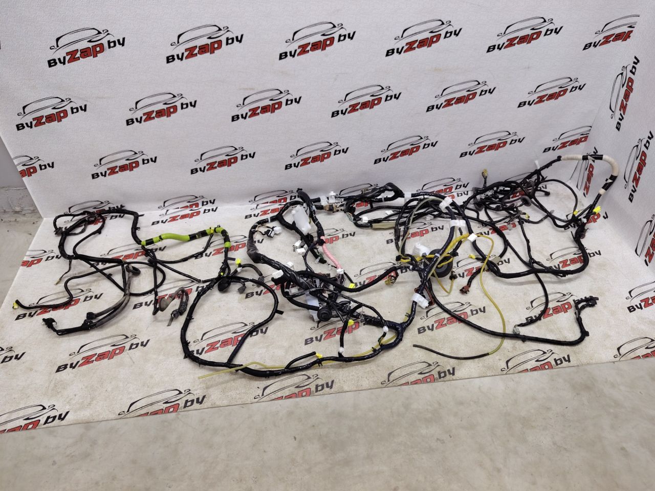 проводка салона Nissan Rogue T33 2022, 1.5 л., бензин, АКПП, черный, внедорожник 5 дв., передний привод, 240146RF3E - фото №1