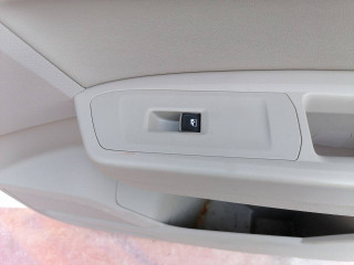 кнопка стеклоподъемника двери передней правой Volkswagen Atlas 1 поколение 2018, 3.6 л., бензин, АКПП, внедорожник 5 дв.