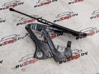 петля капота правая Audi A4 B9 2019, 2.0 л., бензин, АКПП, серый, седан, полный привод, 8W0823302