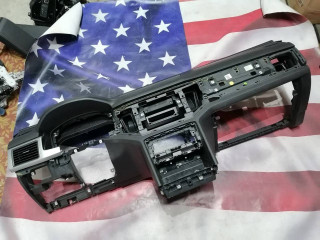 панель передняя салона (торпедо) Volkswagen Atlas 1 поколение 2018, 3.6 л., бензин, АКПП, белый, внедорожник 5 дв., передний привод