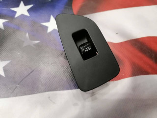 кнопка стеклоподъемника двери задней левой Volvo XC60 2 поколение 2020, 2.0 л., бензин, АКПП, внедорожник 5 дв.