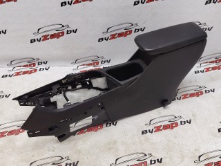 подлокотник Buick Encore GX 1 поколение 2022, 1.3 л., бензин, АКПП, красный, внедорожник 5 дв., полный привод