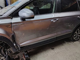 дверь передняя левая Volkswagen Taos 1 поколение 2024, 1.5 л., бензин, АКПП, серый, внедорожник 5 дв., передний привод