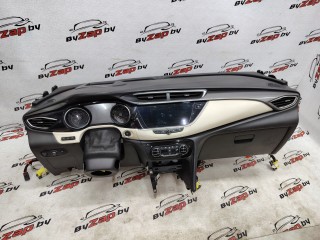 панель передняя салона (торпедо) Buick Encore GX 1 поколение 2022, 1.3 л., бензин, АКПП, красный, внедорожник 5 дв., полный привод