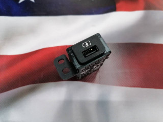 разъем AUX / USB Infiniti QX50 P71A 2019, 2.0 л., бензин, АКПП, внедорожник 5 дв.