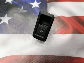 кнопка открытия багажника Audi Q3 F3 2021, 2.0 л., бензин, АКПП, внедорожник 5 дв.