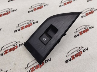 кнопка стеклоподъемника двери задней правой Nissan Rogue T33 2022, 1.5 л., бензин, АКПП, черный, внедорожник 5 дв., передний привод, 254116XJ0B