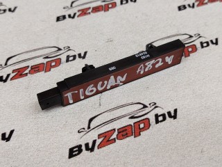 Антенна системы комфортного доступа Volkswagen Tiguan Allspace 1 поколение [рестайлинг] 2023, 2.0 л., бензин, АКПП, синий, внедорожник 5 дв., полный привод, 5K0962132A