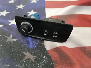 разъем AUX / USB Audi Q3 F3 2023, 2.0 л., бензин, АКПП, внедорожник 5 дв.