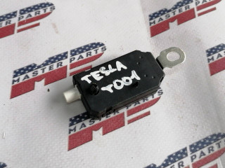 усилитель антенны Tesla Model 3 1 поколение [рестайлинг] Highland 2023, электро, АКПП, серый, седан, задний привод, 1079735