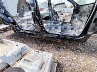 порог правый Nissan Rogue T33 2022, 1.5 л., бензин, АКПП, черный, внедорожник 5 дв., передний привод
