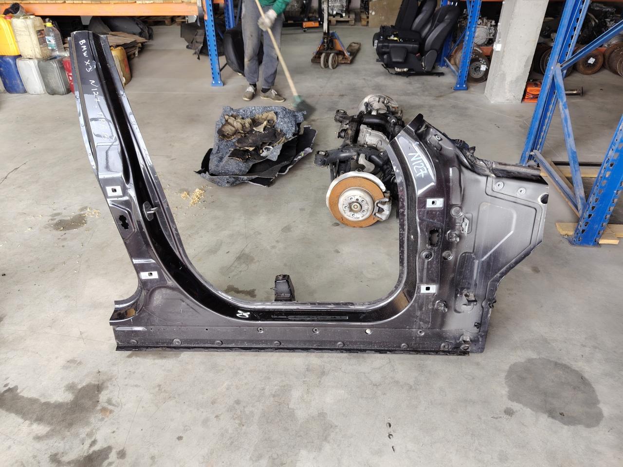 порог правый BMW X3 G01 2020, 2.0 л., B46 B20 B, бензин, АКПП, черный, внедорожник 5 дв., полный привод - фото №1