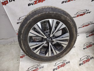 шина Nissan Rogue T33 2022, 1.5 л., бензин, АКПП, черный, внедорожник 5 дв., передний привод