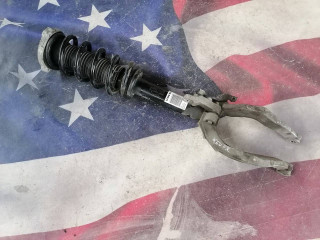 амортизатор передний правый Volvo XC60 2 поколение 2019, 2.0 л., бензин, АКПП, внедорожник 5 дв.