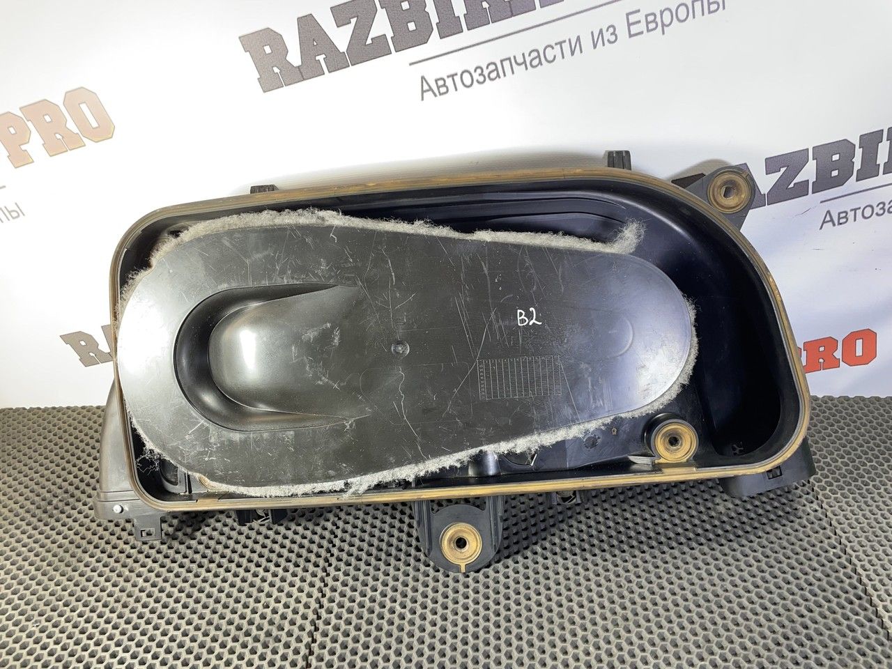 корпус воздушного фильтра BMW 5 серия F07/F10/F11 F11 2010, 3.0 л., N57 D30 A, дизель, АКПП, универсал, 13717812064 - фото №1