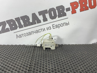 механизм открывания лючка бензобака Mercedes-Benz C-Класс W203/S203/CL203 2002, 2.0 л., M 111.955, бензин, МКПП, купе, A2038201997