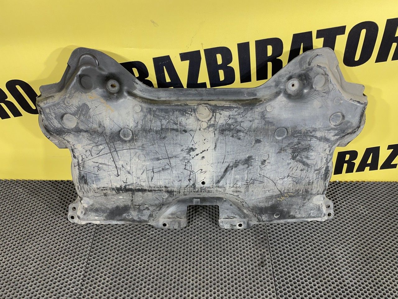 защита двигателя Mercedes-Benz E-Класс W212/S212/C207/A207 W212 2010, 2.1 л., OM 651.925, дизель, 6МКПП, седан, A2125201323 - фото №1