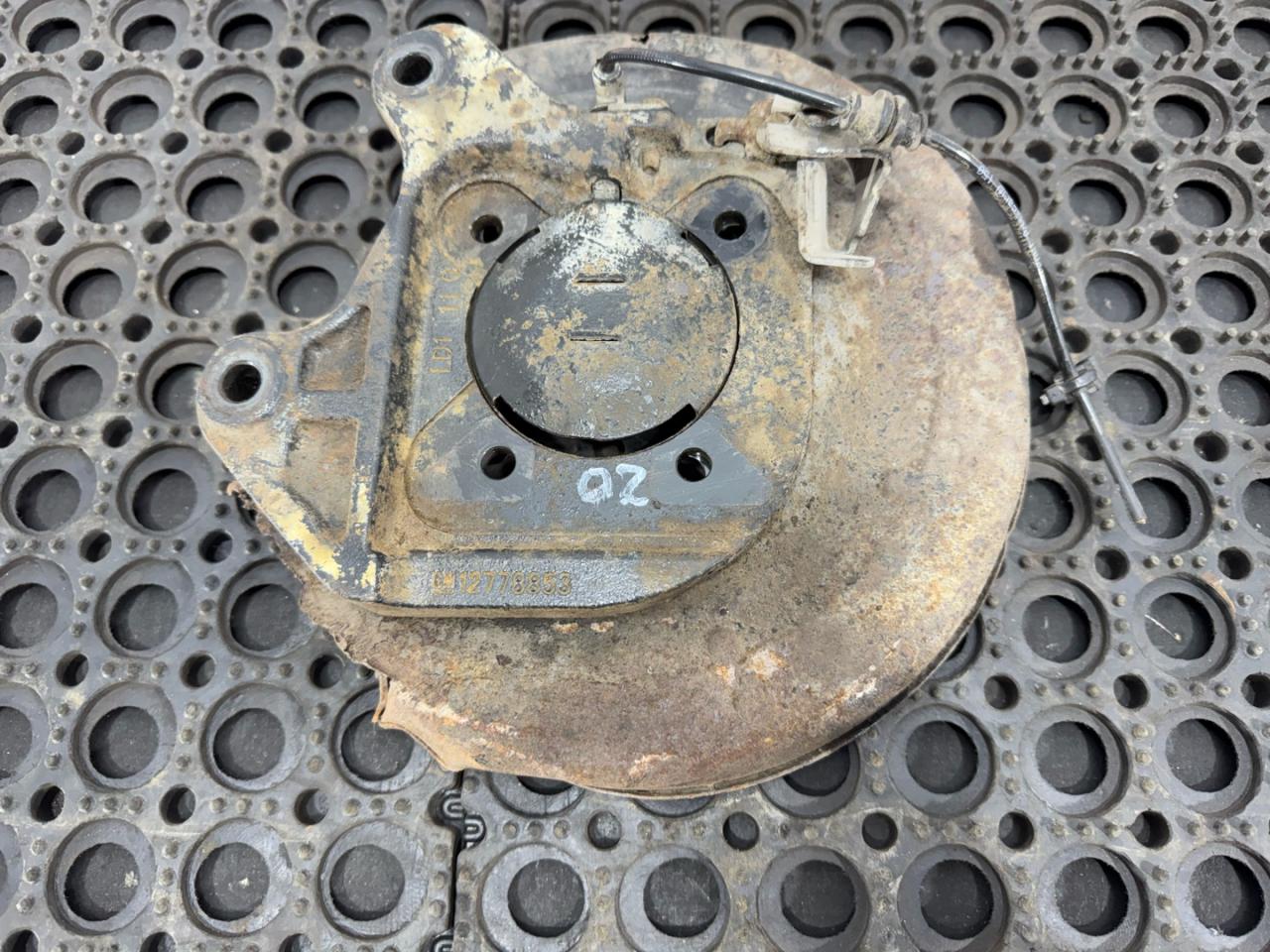 защитный кожух тормозного механизма Opel Astra J 2010, 1.2 л., дизель, МКПП, GM12778853, 12778853 - фото №1